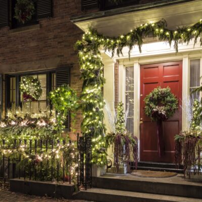 A Beginner’s Guide to Seasonal Decorations for Your Front Porch